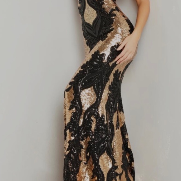 Designer Jovani 23319 Black and Gold sequinned embellished fitted gown - Picture 2 of 5